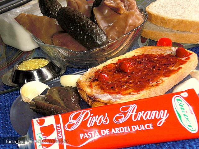 Snack’ul Rustic - Paine Prajita, Usturoi si Untura