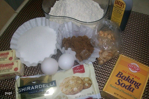 Macadamia, white Chips Cookies (Biscuiti cu Nuci si Ciocolata)