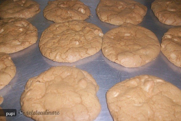 Macadamia, white Chips Cookies (Biscuiti cu Nuci si Ciocolata)