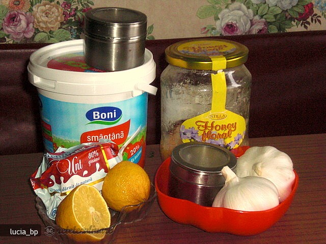 Pasta Dulce de Usturoi (Sweet Garlic Paste)