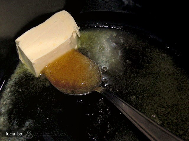 Pasta Dulce de Usturoi (Sweet Garlic Paste)