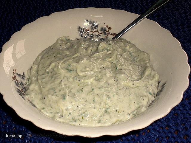 Pasta Dulce de Usturoi (Sweet Garlic Paste)