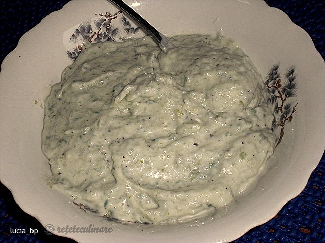 Pasta Dulce de Usturoi (Sweet Garlic Paste)