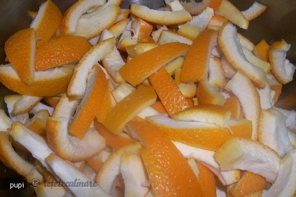 Coji de Portocale Zaharisite si Trase in Ciocolata