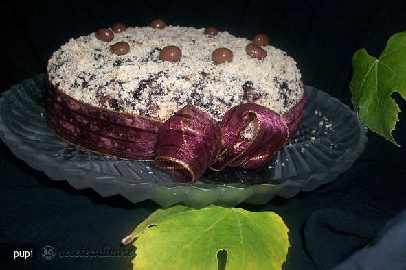 Tort `Violeta` (Cacao cu Crema de Nuci)