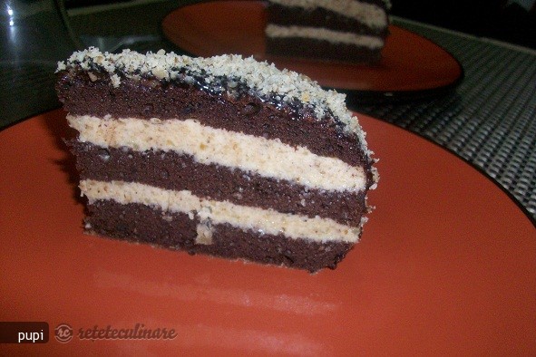 Tort `Violeta` (Cacao cu Crema de Nuci)