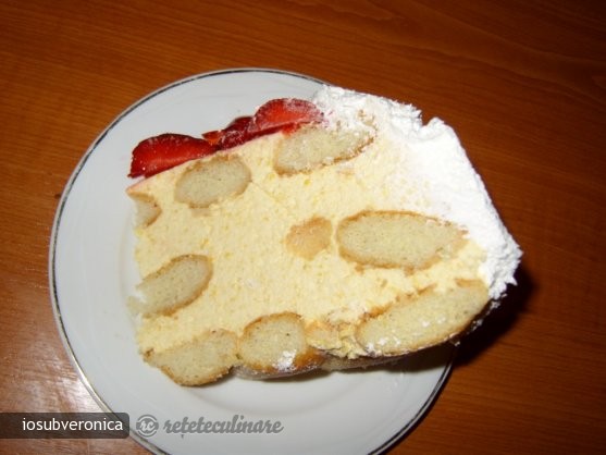 Tort cu Capsuni si Mousse de Piersici