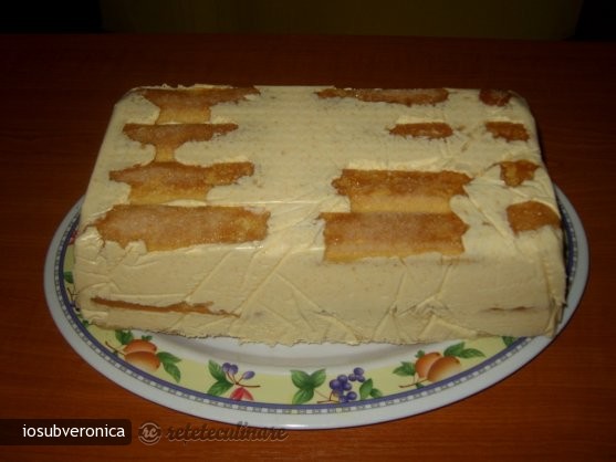 Tort cu Capsuni si Mousse de Piersici