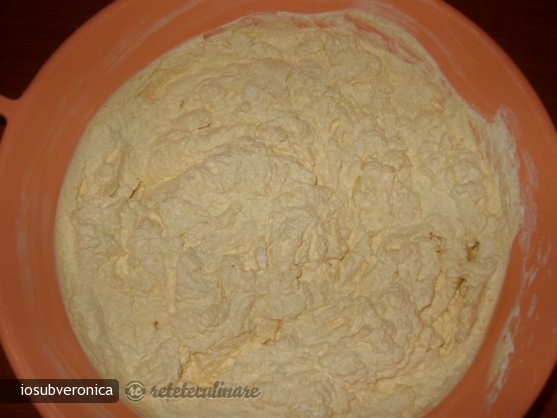 Tort cu Capsuni si Mousse de Piersici