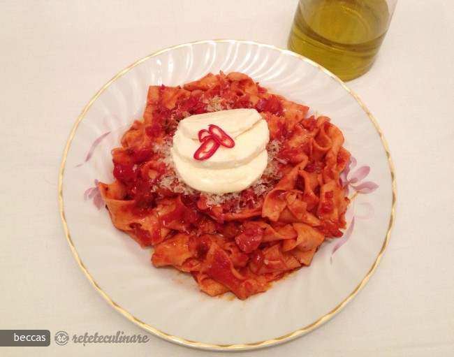 Fettuccine de Casa cu Sos Marinara