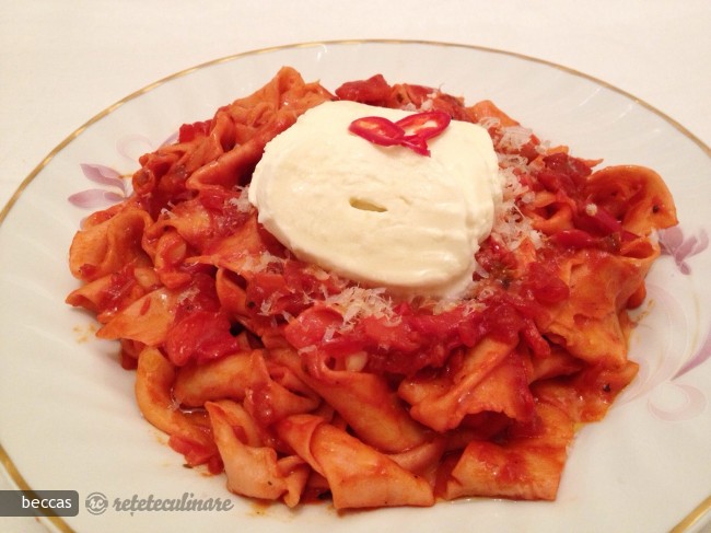 Fettuccine de Casa cu Sos Marinara