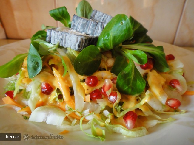 Salata cu Branza de Capra si Dressing Thousand Island
