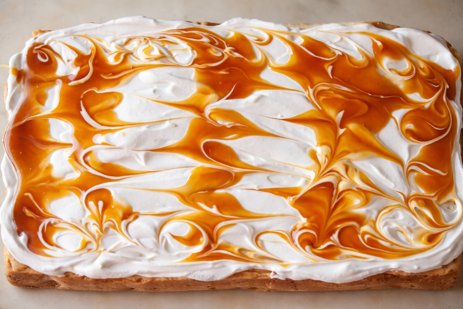 Tarta cu Mere, Sos Caramel si Mascarpone