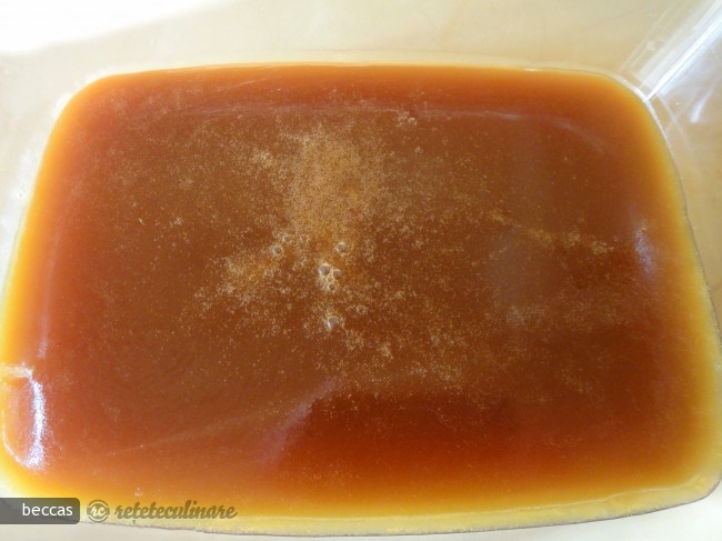 Tarta cu Mere, Sos Caramel si Mascarpone