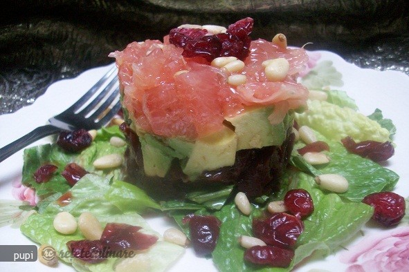 Salata de Iarna cu Sfecla Coapta, Avocado si Grapefruit
