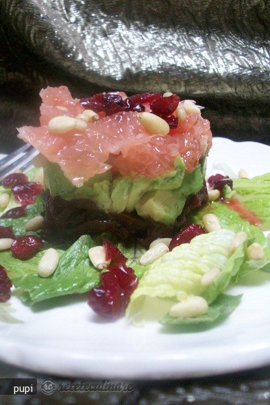 Salata de Iarna cu Sfecla Coapta, Avocado si Grapefruit