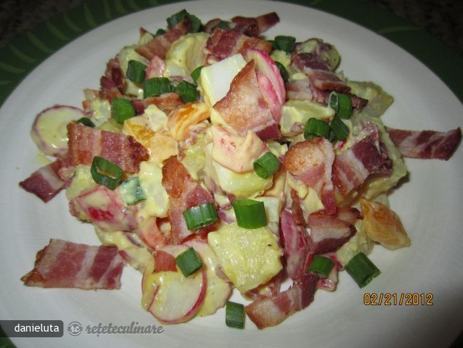 Salata de Cartofi Rosii cu Bacon