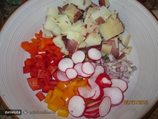 Salata de Cartofi Rosii cu Bacon