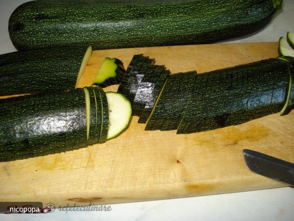 Paste cu Zucchini si Rosii