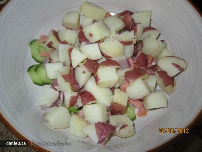Salata de Cartofi cu Somon Afumat