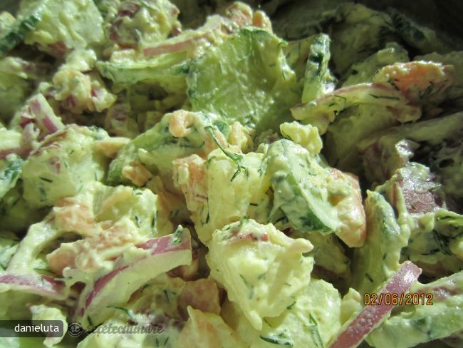Salata de Cartofi cu Somon Afumat