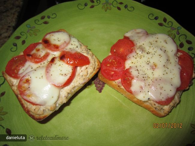 Bruschette de Ton cu Mozzarella