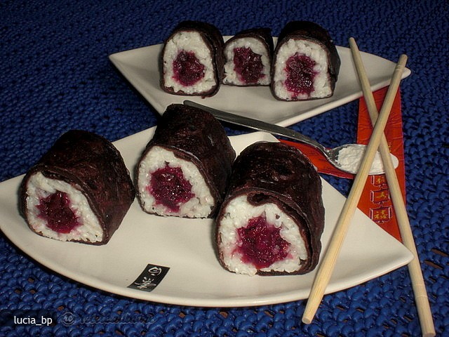 Sushi din Clatite de Ciocolata cu Visine