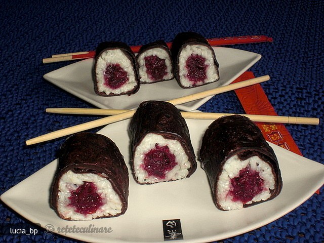 Sushi din Clatite de Ciocolata cu Visine