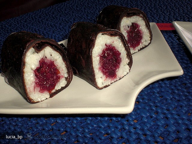 Sushi din Clatite de Ciocolata cu Visine