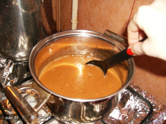 Tort din Clatite cu Crema Caramel