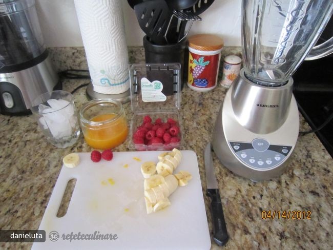 Smoothie de Banana si Zmeura
