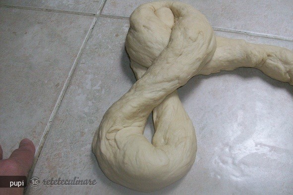 Paine Alba Impletita dintr-o singura bucata