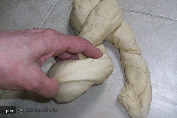 Paine Alba Impletita dintr-o singura bucata
