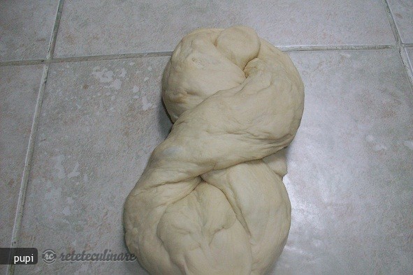 Paine Alba Impletita dintr-o singura bucata