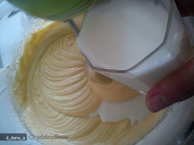 Pasca cu Crema de Branza Dulce