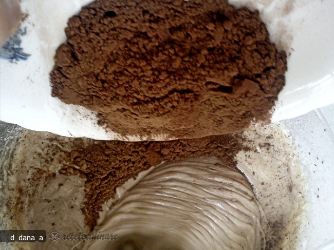 Pasca cu Crema de Branza Dulce