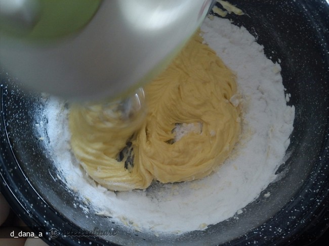 Pasca cu Crema de Branza Dulce