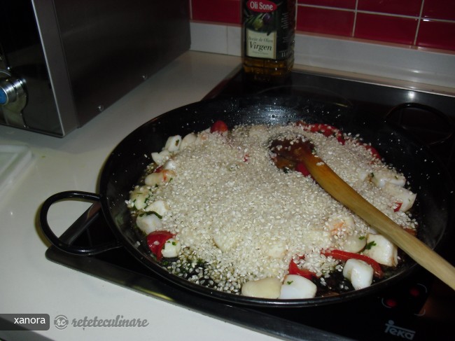 Paella cu Fructe de Mare