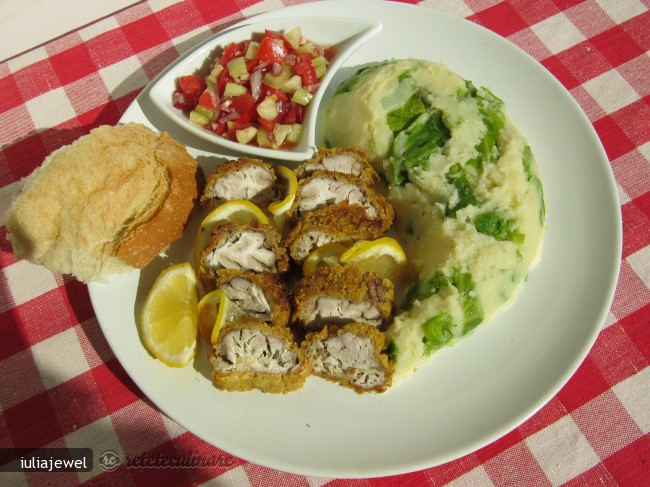 Creier Pane, Piure cu Varza si Parmezan, Salsa