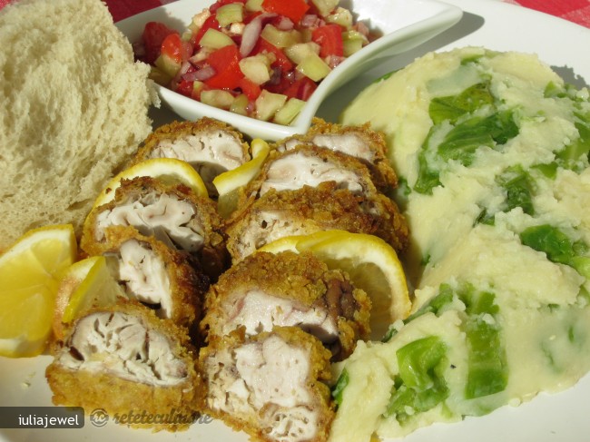 Creier Pane, Piure cu Varza si Parmezan, Salsa
