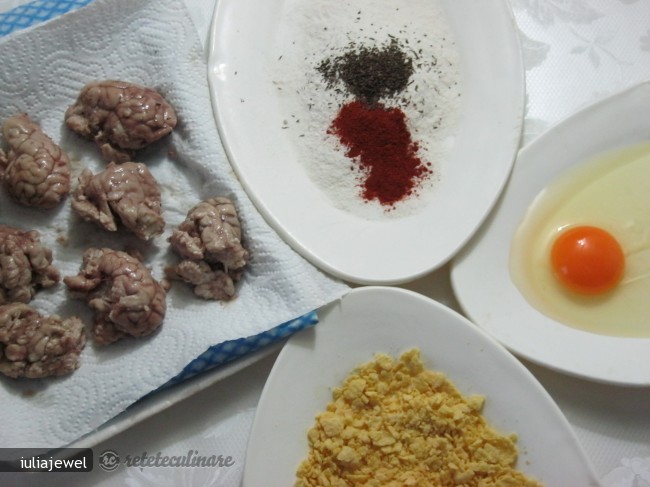 Creier Pane, Piure cu Varza si Parmezan, Salsa