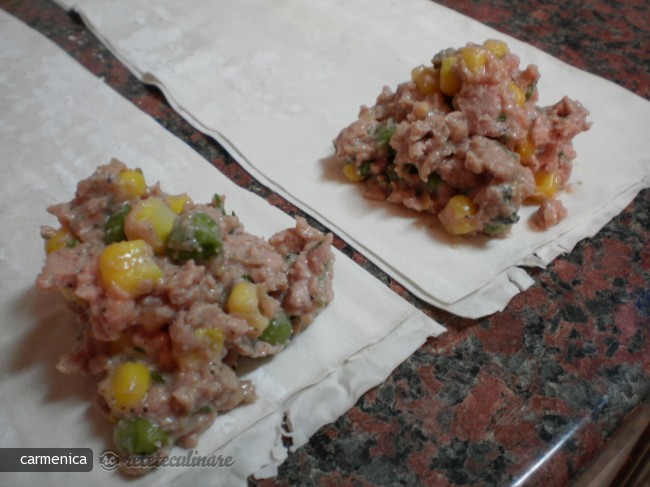 Trigoane cu Pate de Ficat si Mazare Verde