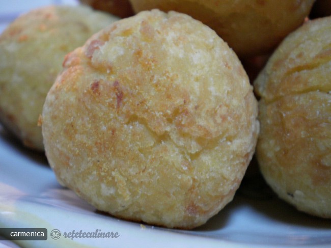 Bulete de Cartofi cu Cascaval