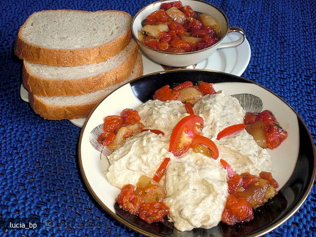 Salata de Vinete cu Topping de Rosii si Ardei Copti