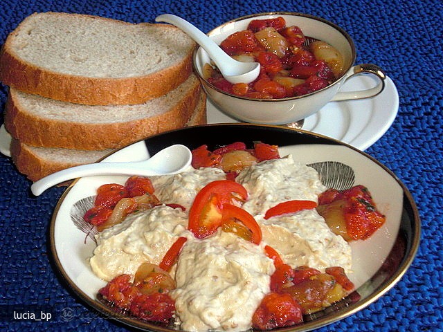 Salata de Vinete cu Topping de Rosii si Ardei Copti
