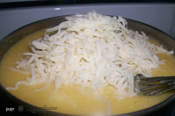 Placintele de Malai cu Ciuperci si Cascaval