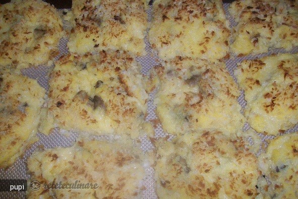 Placintele de Malai cu Ciuperci si Cascaval