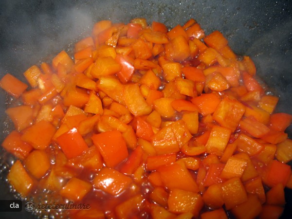 Noodles cu Carne de Porc