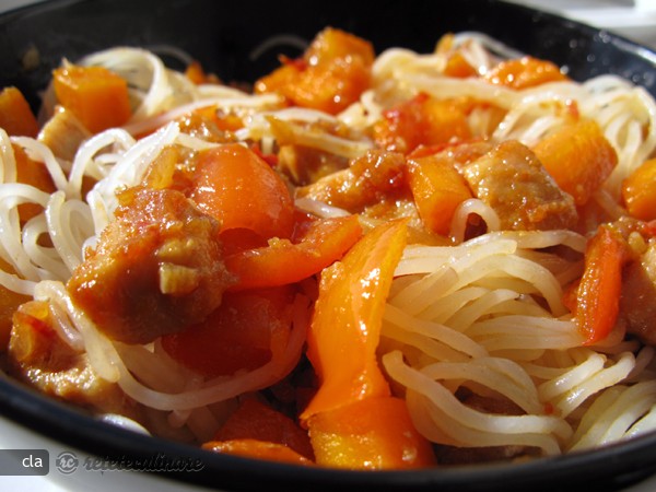 Noodles cu Carne de Porc