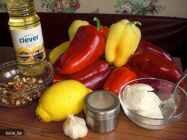 Salata de Ardei Copti cu Smantana, Nuca si Mujdei